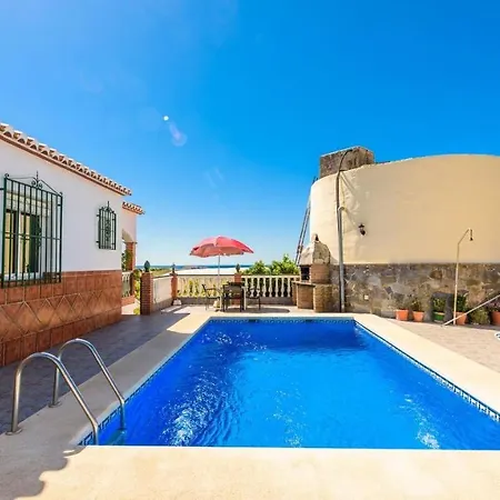 Eduardo By Ruralidays *