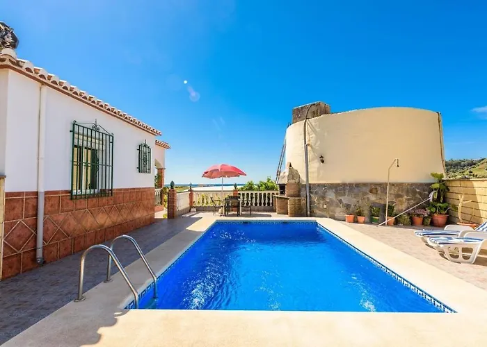 Eduardo By Ruralidays *