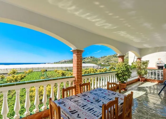 Eduardo By Ruralidays *